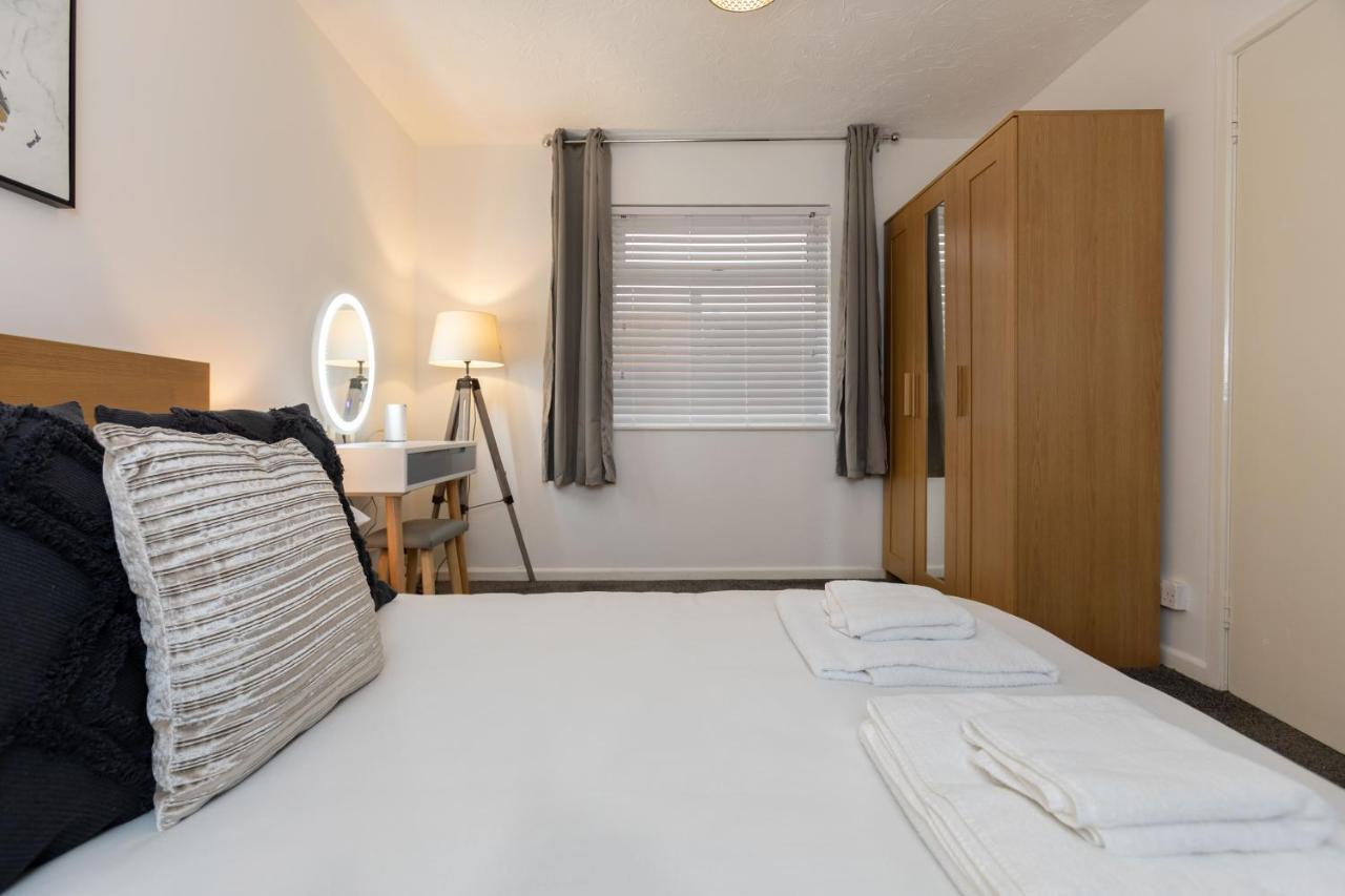 1 Bed Holiday Apartment,Pets Are Welcome Уэймут Экстерьер фото
